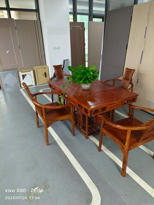 裝飾材料銷售;建筑材料銷售;地板銷售;耐火材料銷售;金屬門窗工程施工