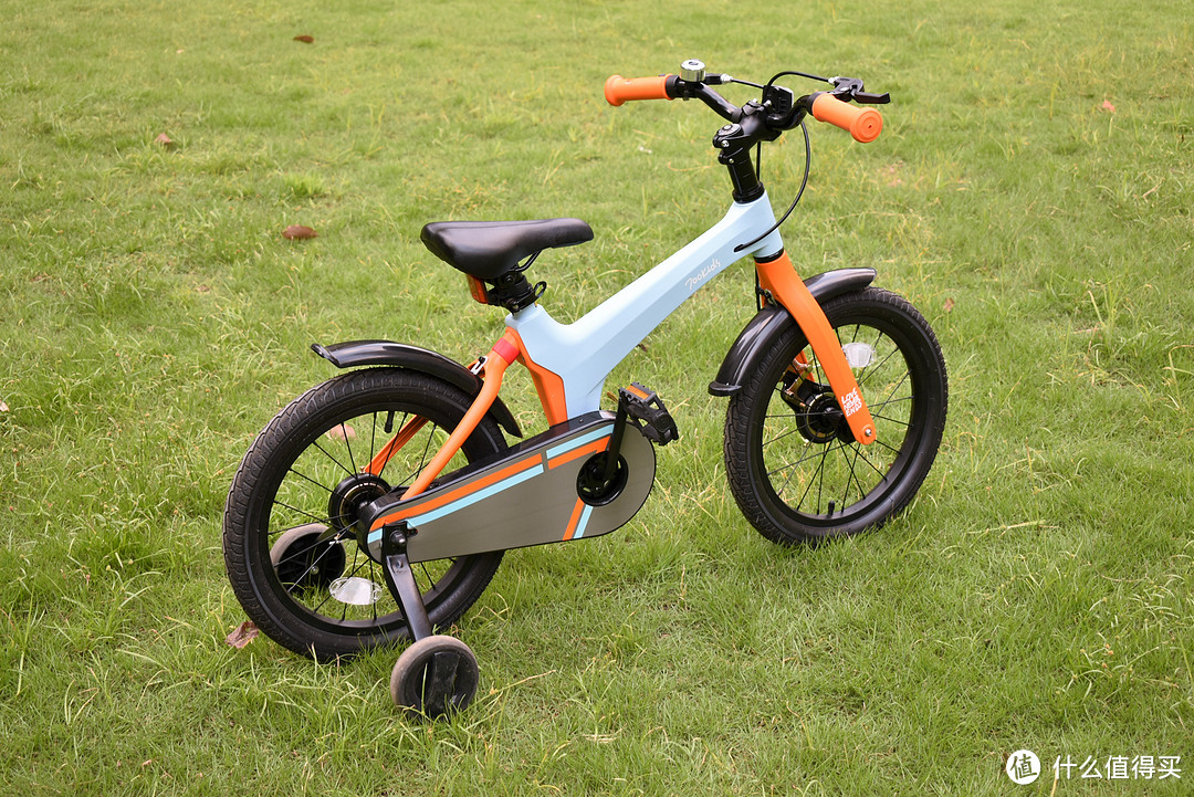 鄰里小孩都羨慕哭了柒小佰兒童減震自行車(chē)s1孩子初學(xué)自行車(chē)的更優(yōu)選擇